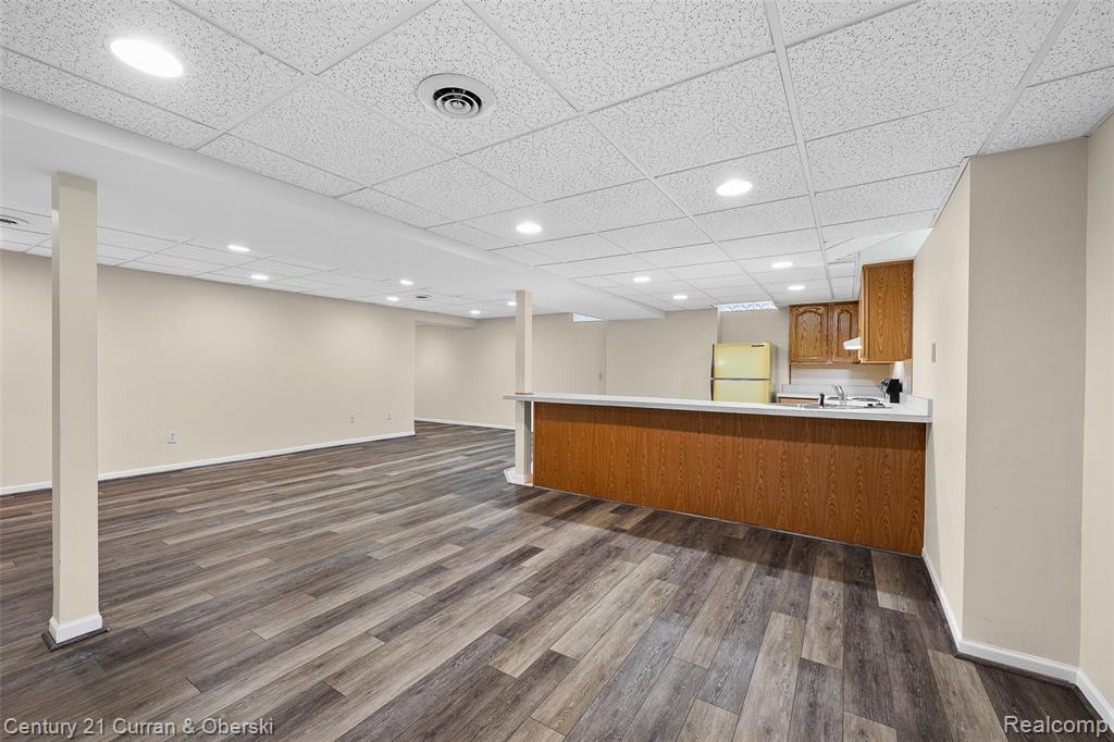 9 Canfield Circle, Dearborn Heights, MI 48127 — Photo 18