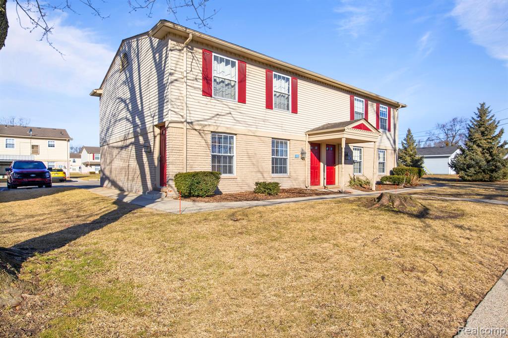 112 PRINCETON Drive, South Lyon, MI 48178 — Photo 15