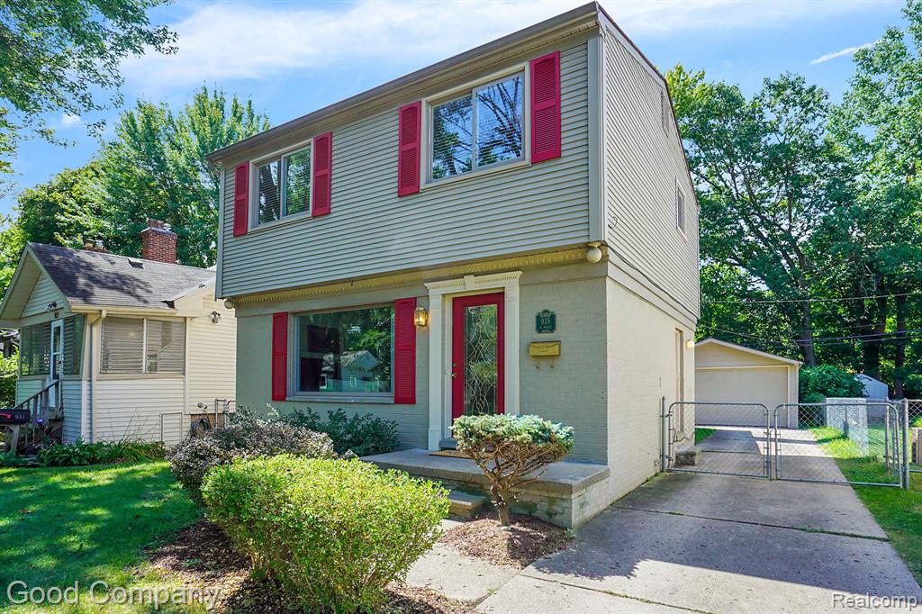 935 N MAPLE Avenue, Royal Oak, MI 48067 — front exterior