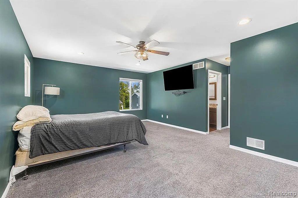 6576 SKYLAR Lane, Waterford, MI 48327 — Photo 20
