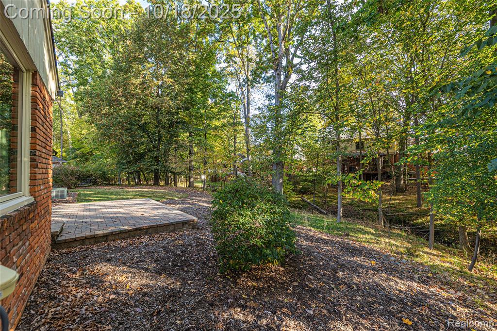448 Streamview Court, Rochester Hills, MI 48309 — Photo 34