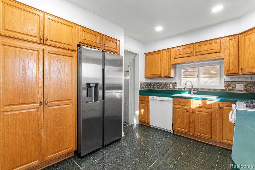 7912 Gary Avenue, Westland, MI — Photo 15
