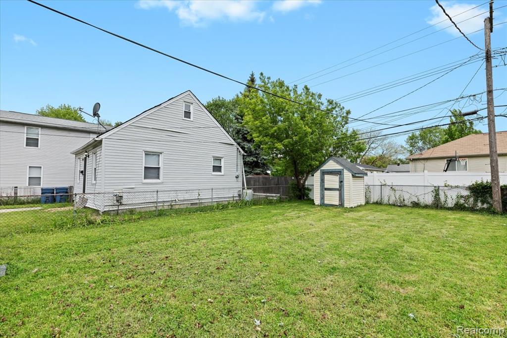 8111 Timken Avenue, Warren, MI 48089 — Photo 17
