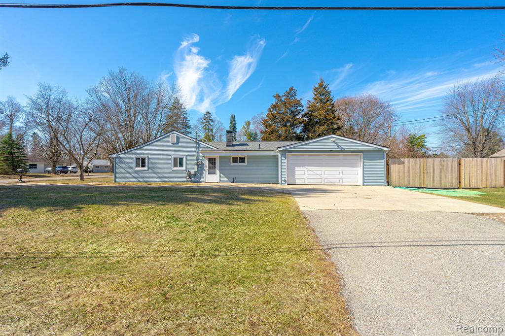 6460 Hermana Road, West Bloomfield, MI 48324 — Photo 23