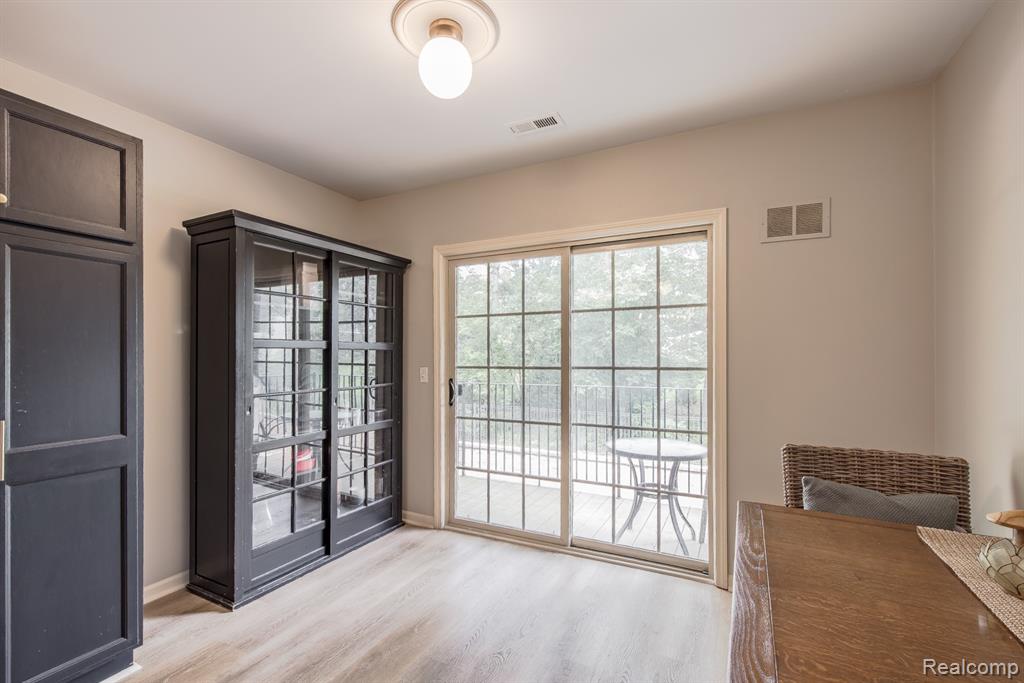 617 Village Lane, 58, Milford, MI 48381 — Photo 14