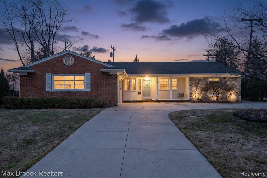 138 S Cranbrook Cross Road, Bloomfield Hills, MI 48301 — Photo 29