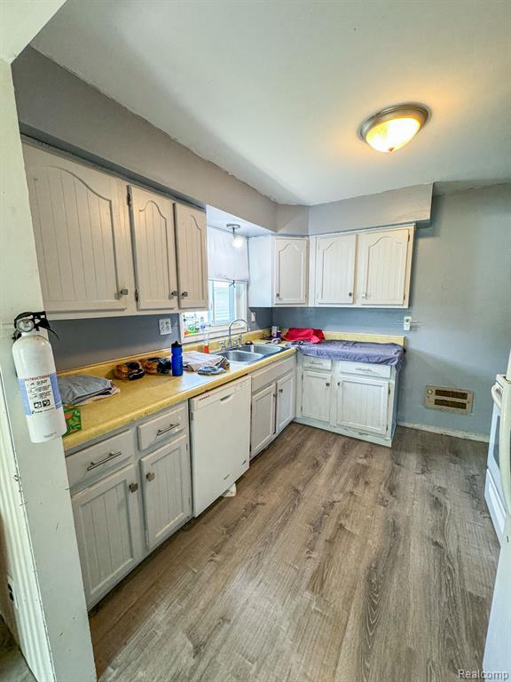 8145 LOZIER Avenue, Warren, MI 48089 — Photo 6
