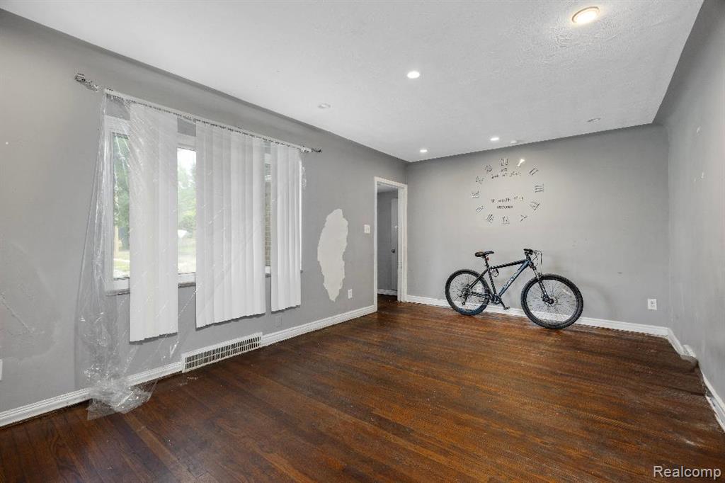 12603 Riad Street - Photo 5