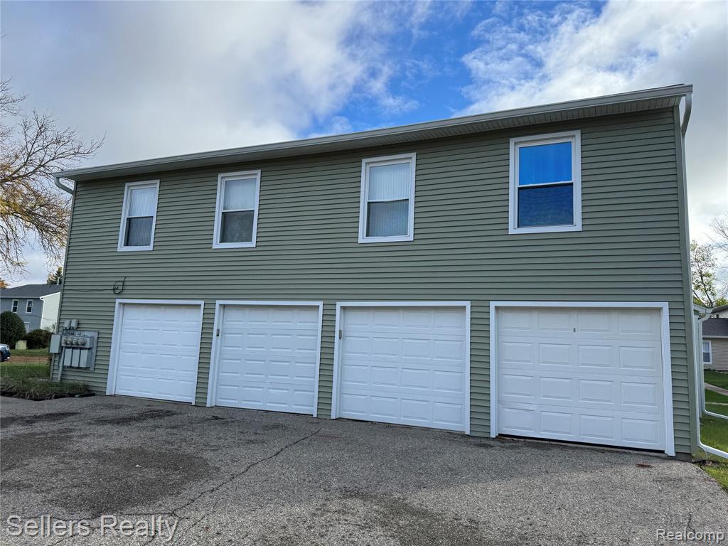 9415 Parkwood N, Davison, MI 48423 — front exterior