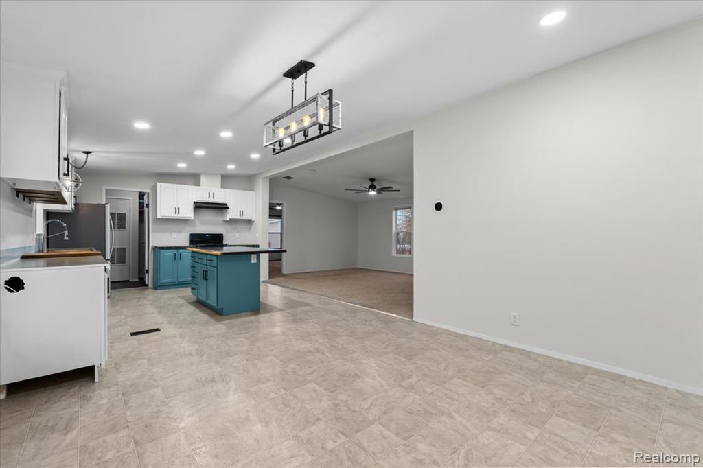 11214 Woodchester Court, South Lyon, MI 48178 — Photo 7