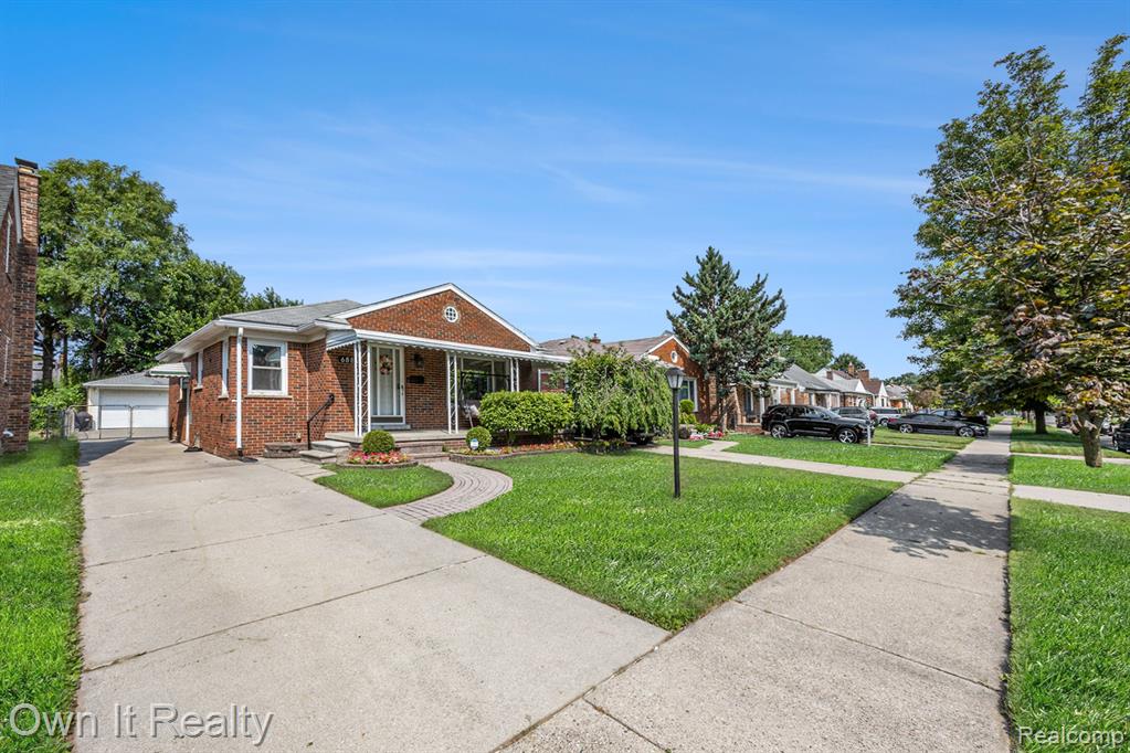 6889 N Vernon Street, Dearborn Heights, MI 48127 — Photo 2