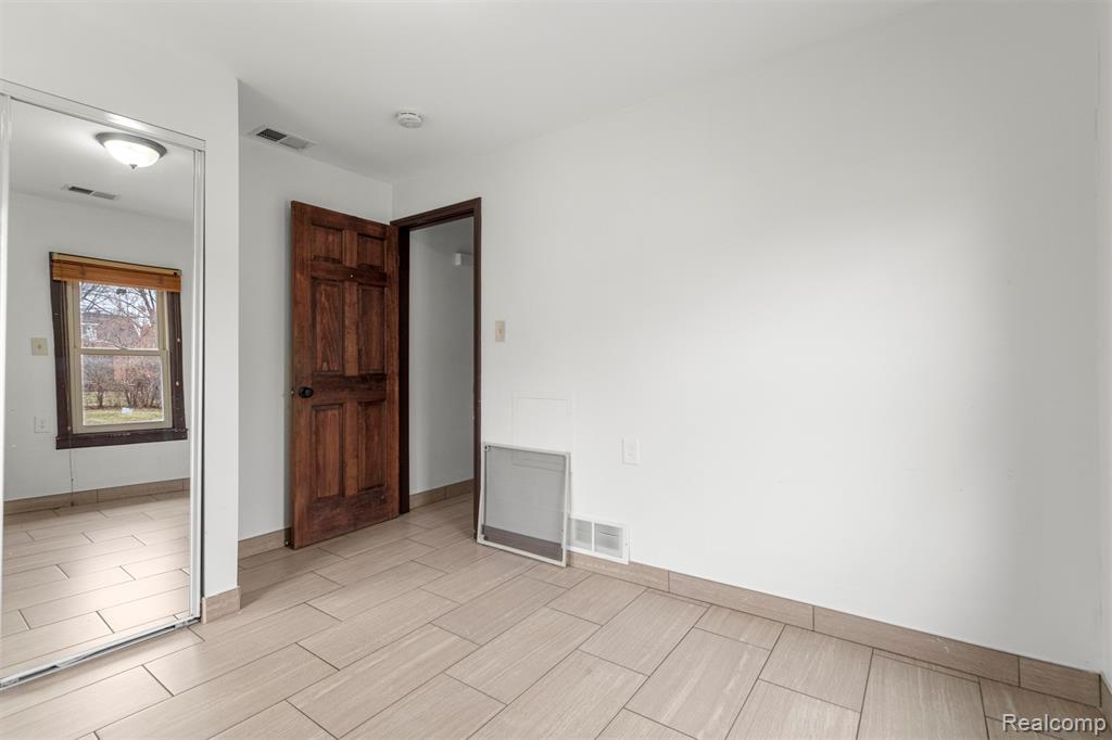 5939 Robindale Avenue, Dearborn Heights, MI 48127 — Photo 19