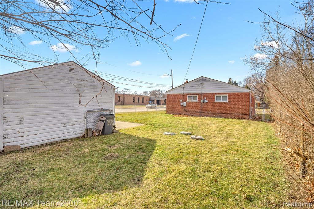 5027 Lincoln Boulevard, Dearborn Heights, MI 48125 — Photo 32