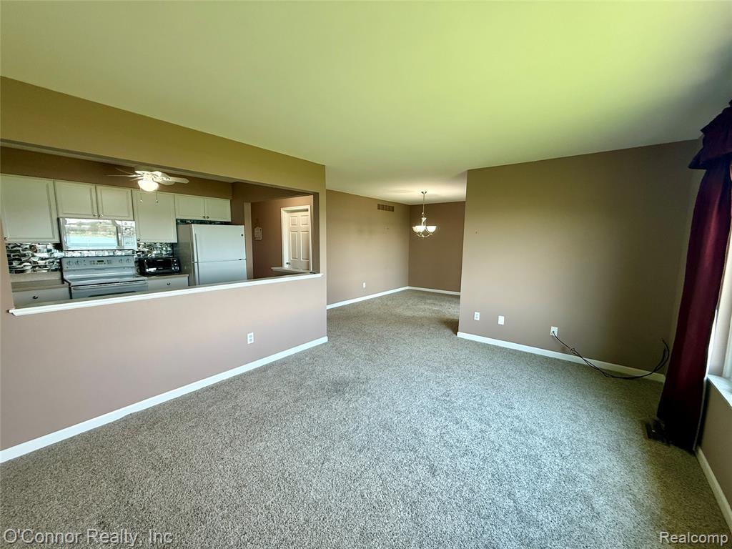 1660 River Road, 19, Marysville, MI 48040 — Photo 4