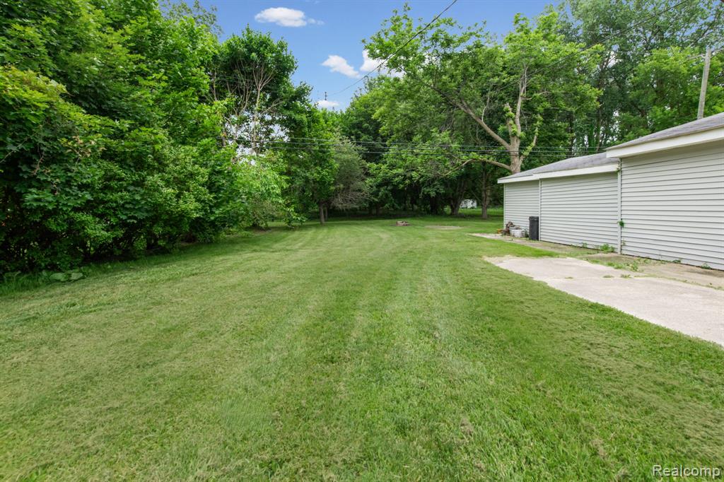 19227 Gudith Road, Trenton, MI 48183 — Photo 33