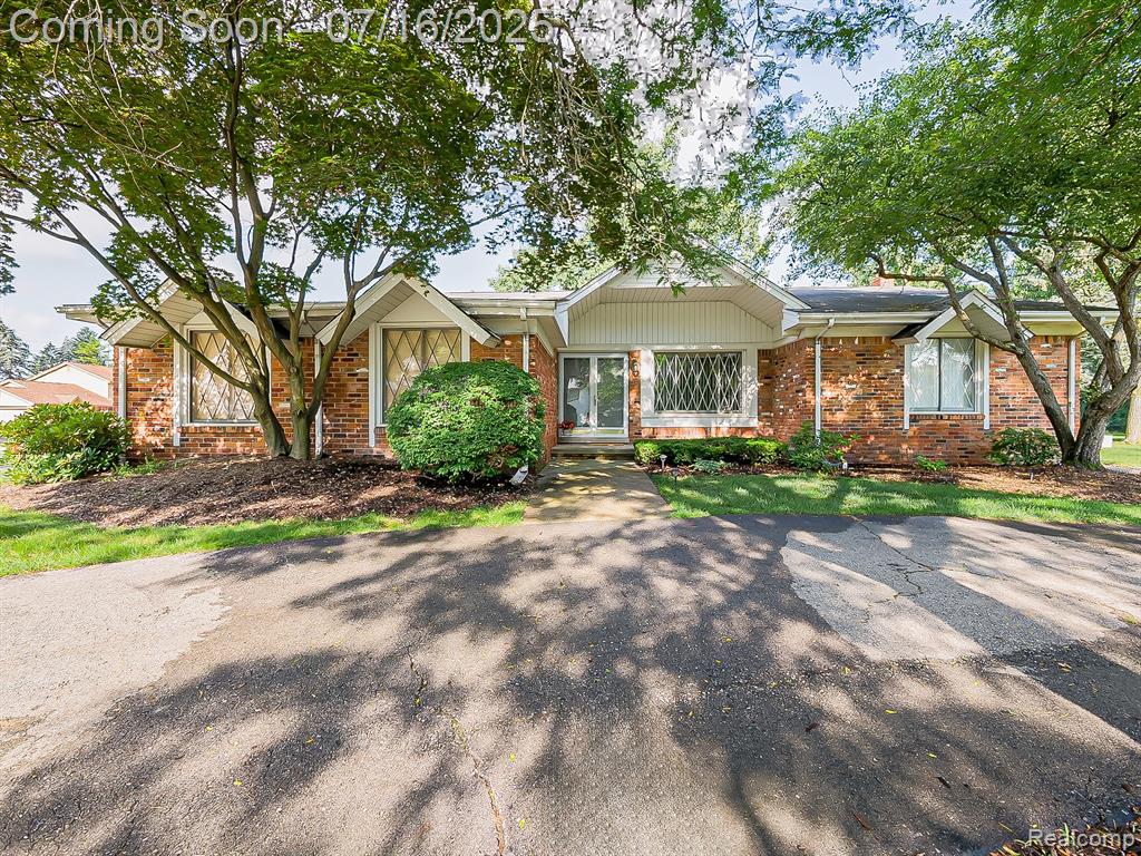 6452 Rutledge Park Drive, West Bloomfield, MI — Photo 2