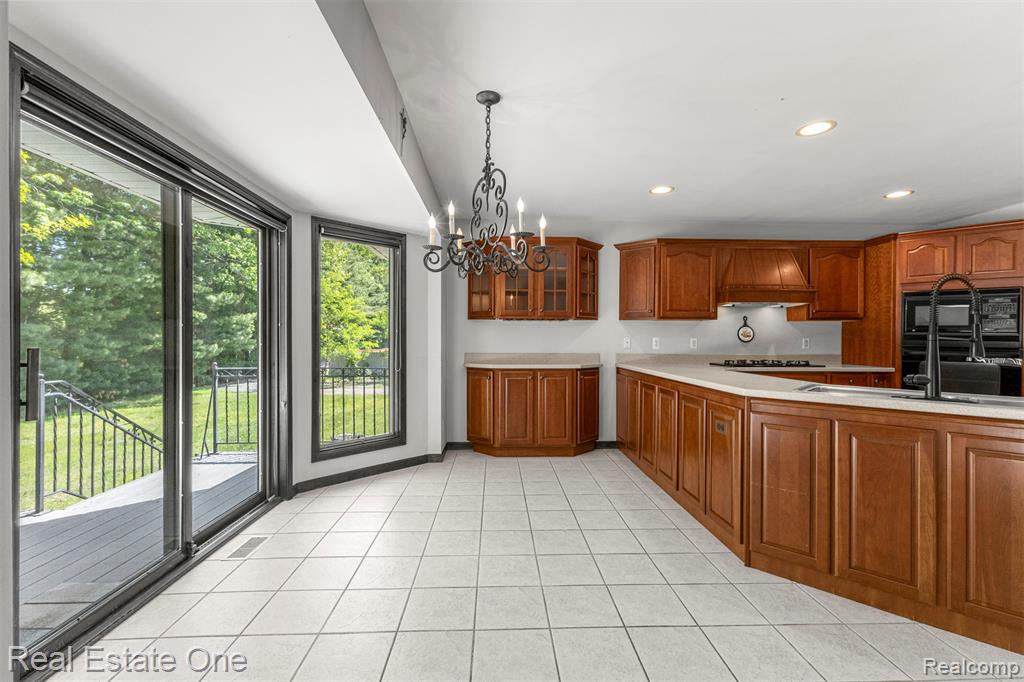 8329 Gray Street, Westland, MI — Photo 12