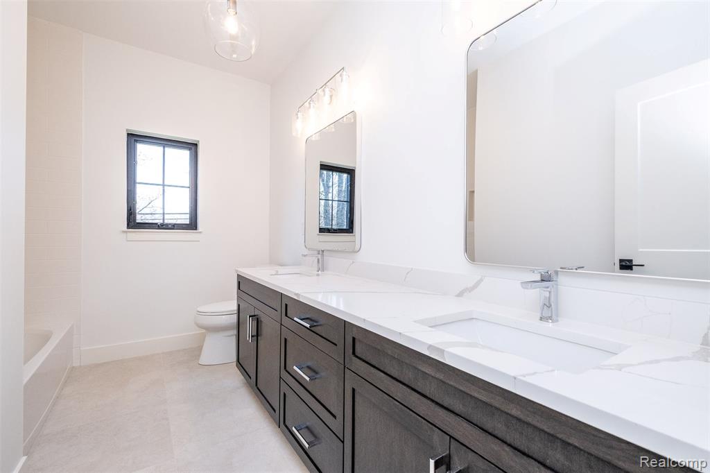 50 Lesdale Drive, Troy, MI 48085 — Photo 58