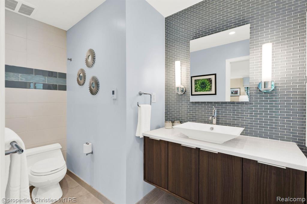19418 Warwick Street, Beverly Hills, MI 48025 — Photo 37