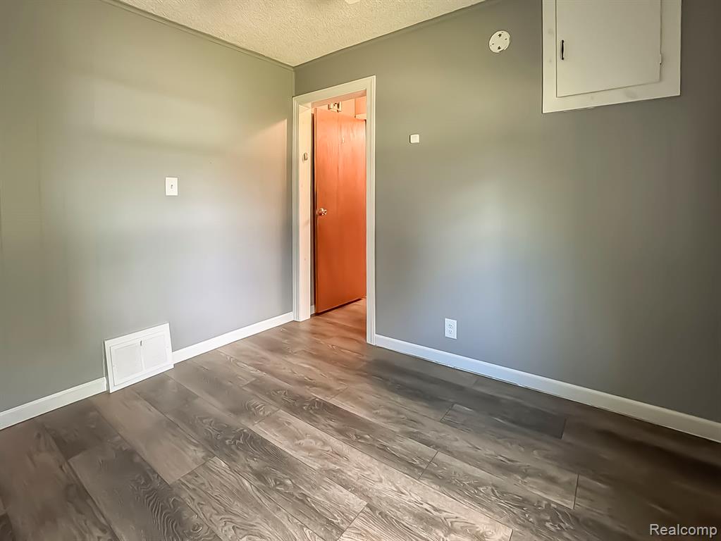 4169 N Belsay Road, Flint, MI 48506 — Photo 24