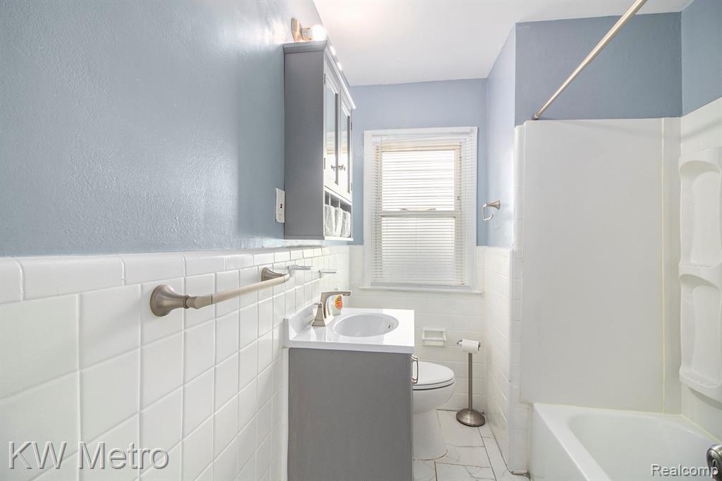9577 Minock, Detroit, MI 48228 — Photo 9