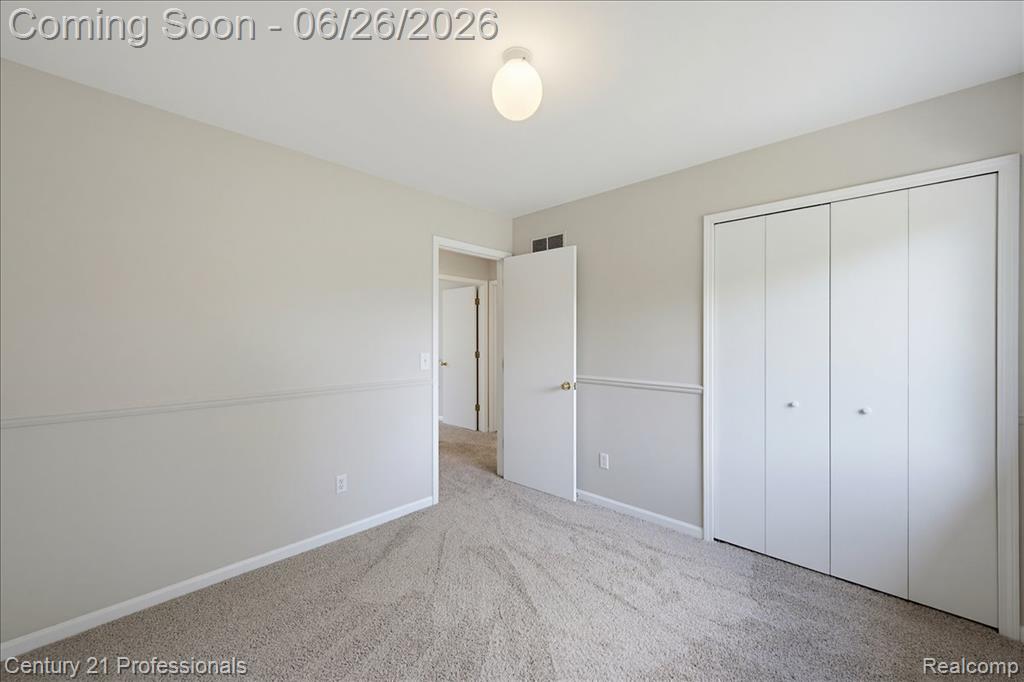 4683 Fox Chase Drive, White Lake, MI 48383 — Photo 32