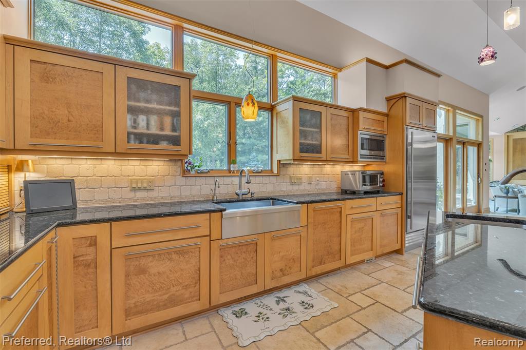 12196 Woodline Drive, Fenton, MI 48430 — Photo 26