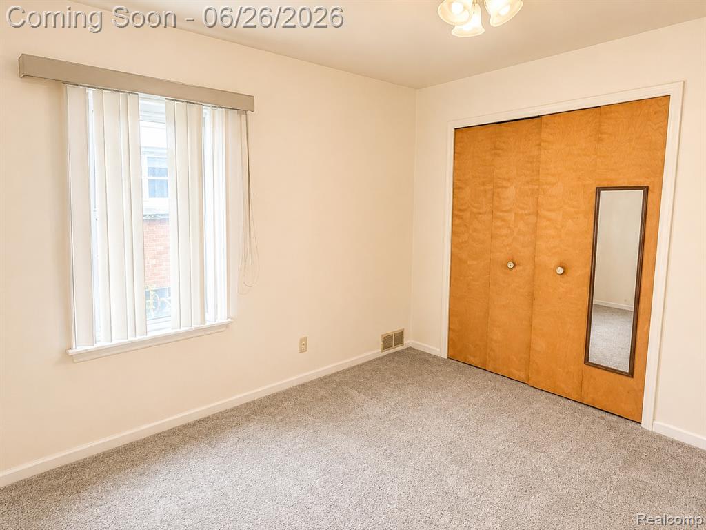 8056 Central, Center Line, MI 48015 — Photo 12