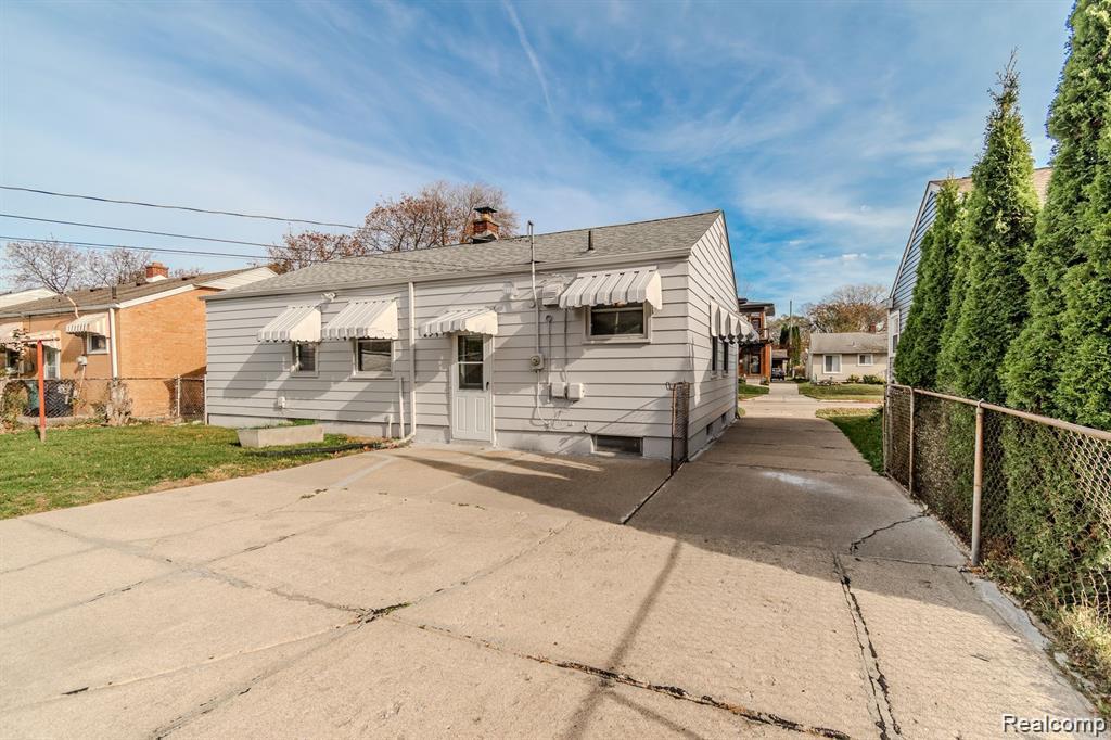 629 N VERMONT Avenue, Royal Oak, MI 48067 — Photo 36