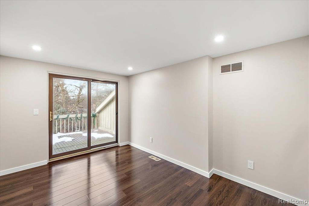 1570 S HILL Boulevard, Bloomfield Hills, MI 48304 — Photo 23