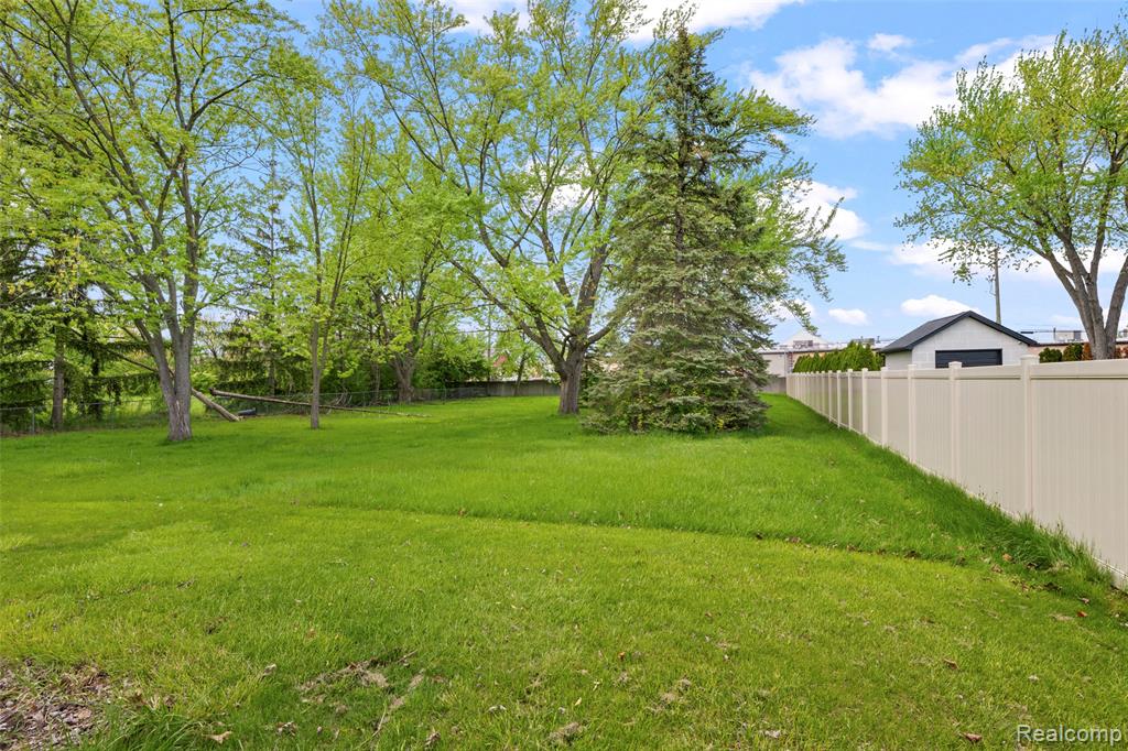 26504 Doxtator Street N, Dearborn Heights, MI 48127 — Photo 4