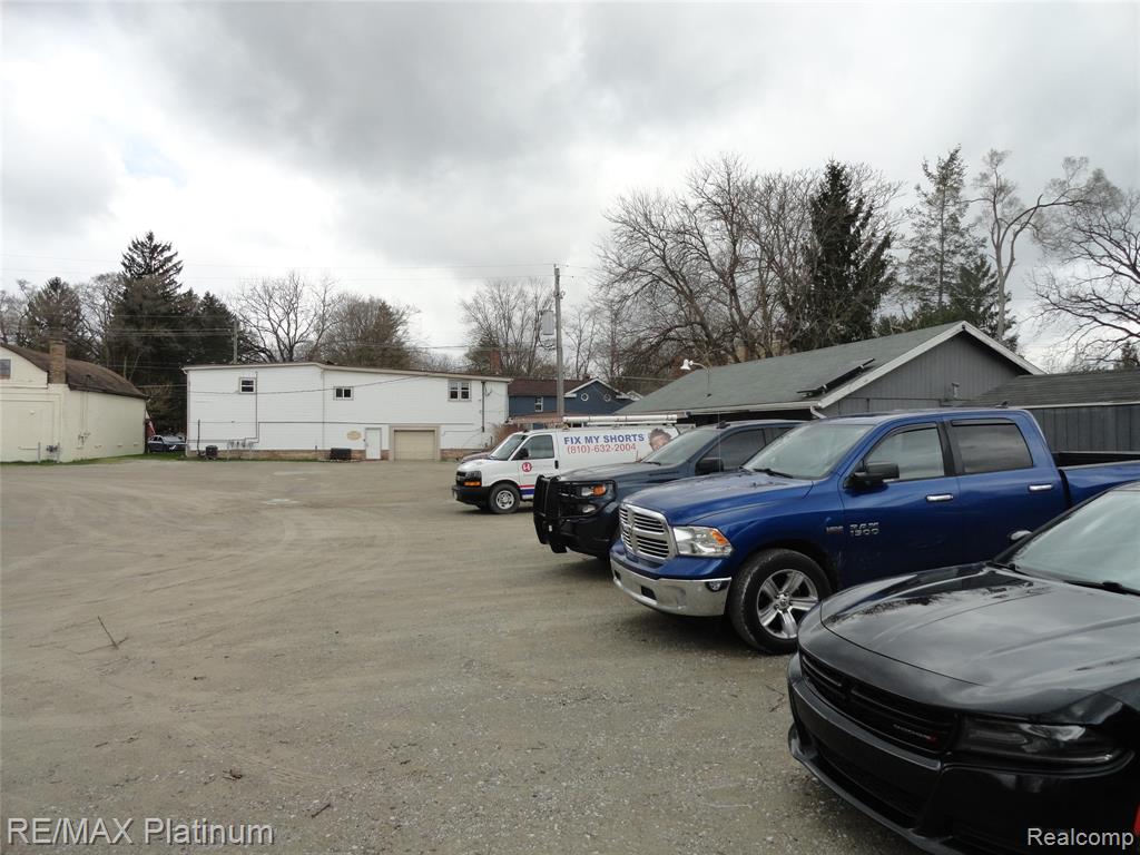 3552 Avon Street, Hartland, MI 48353 — Photo 27