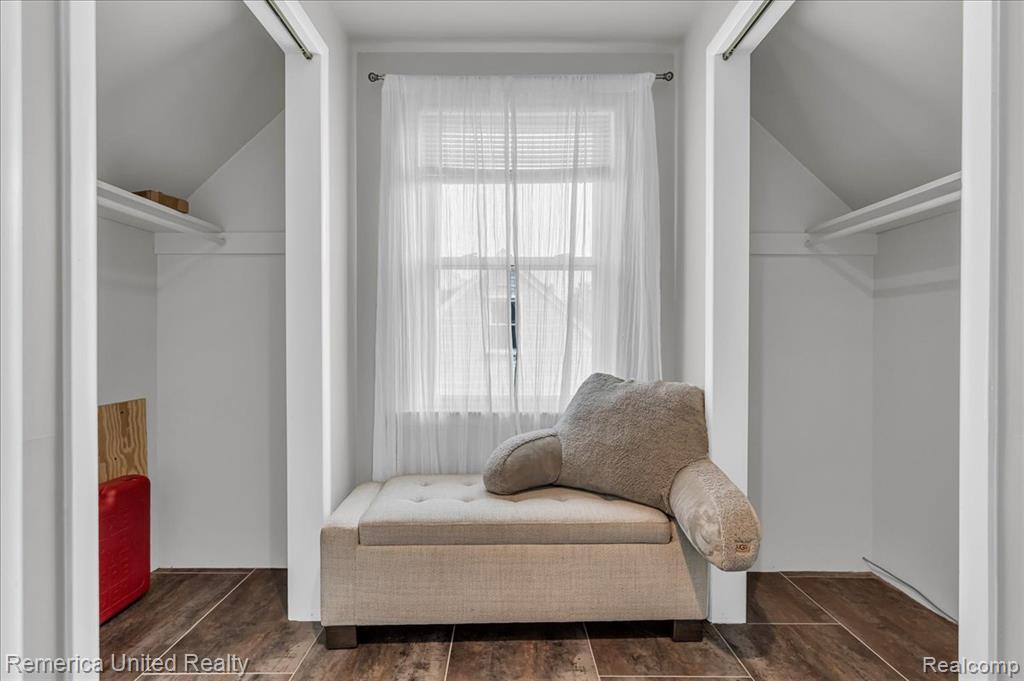 4240 Mandalay Avenue, Royal Oak, MI 48073 — Photo 13