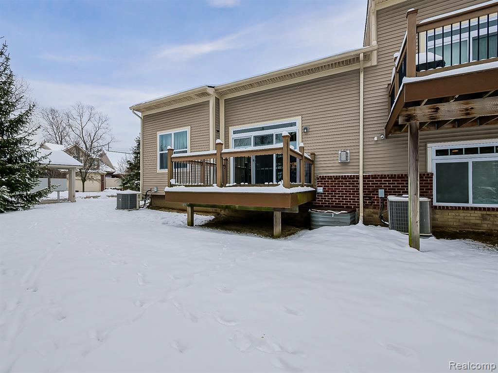 7212 Berry, West Bloomfield, MI — Photo 65