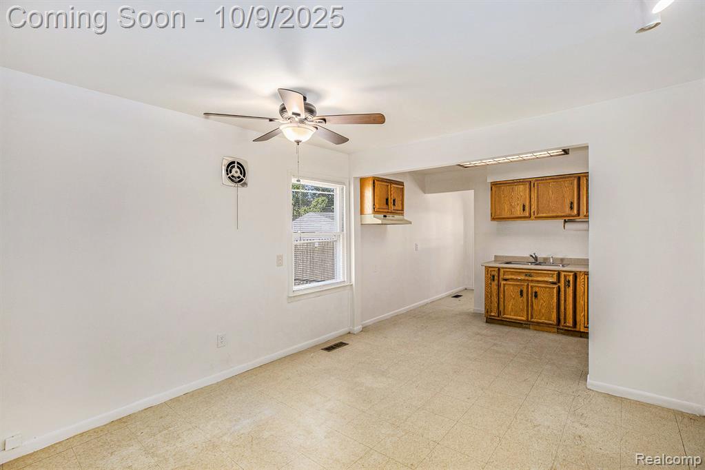 71 E Hudson Avenue, Madison Heights, MI 48071 — Photo 7
