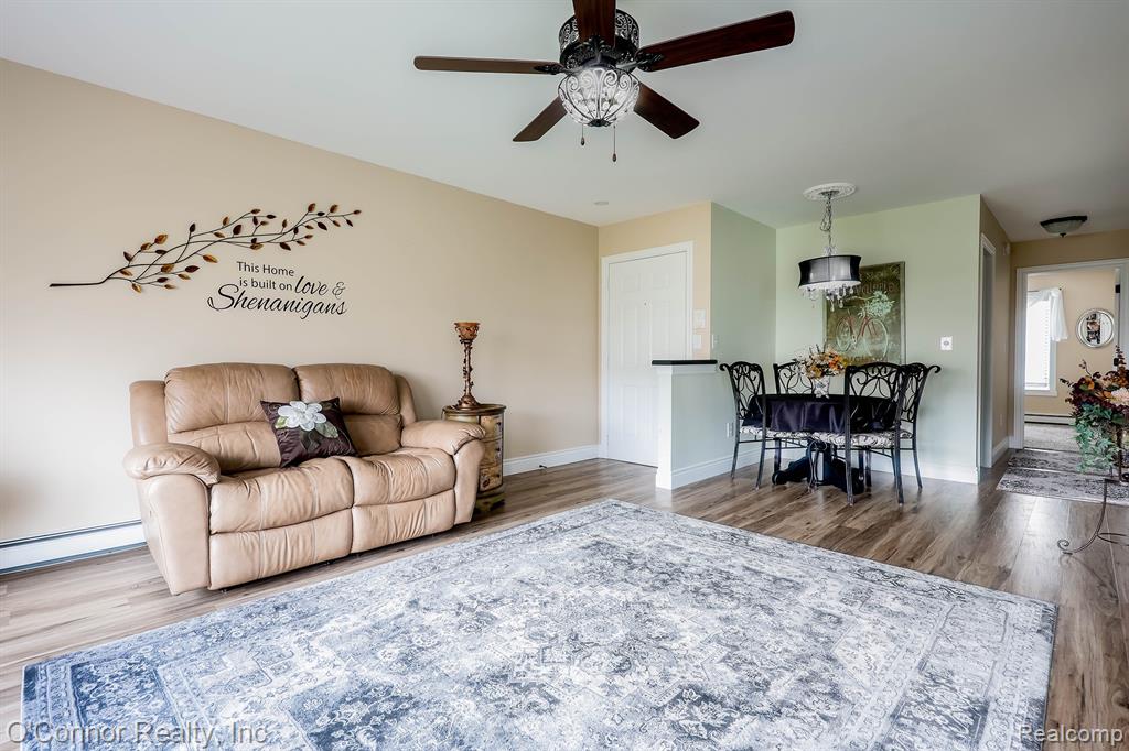 1700 River Road, 10, Marysville, MI 48040 — Photo 5