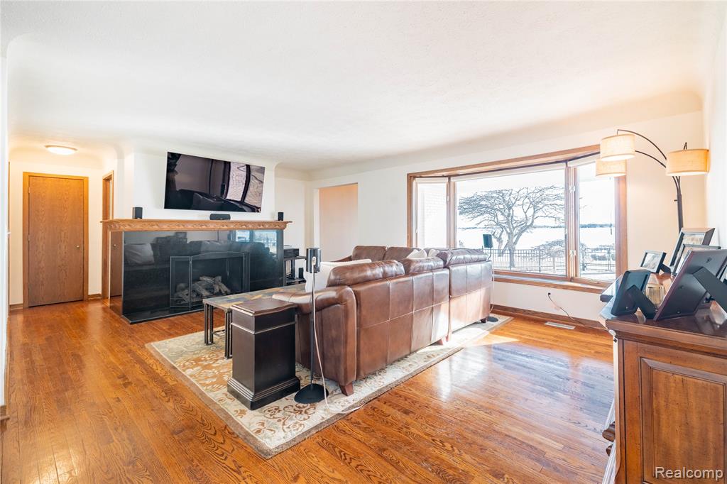 21774 East River Road, Grosse Ile, MI 48138 — Photo 25