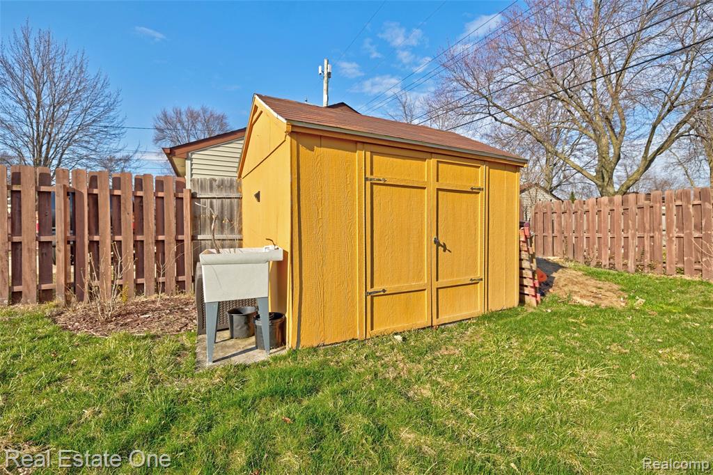 27732 Dartmouth Street, Madison Heights, MI 48071 — Photo 6