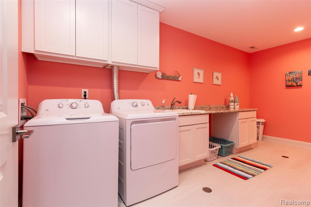 302 Tanview Drive, Oxford, MI, 48371