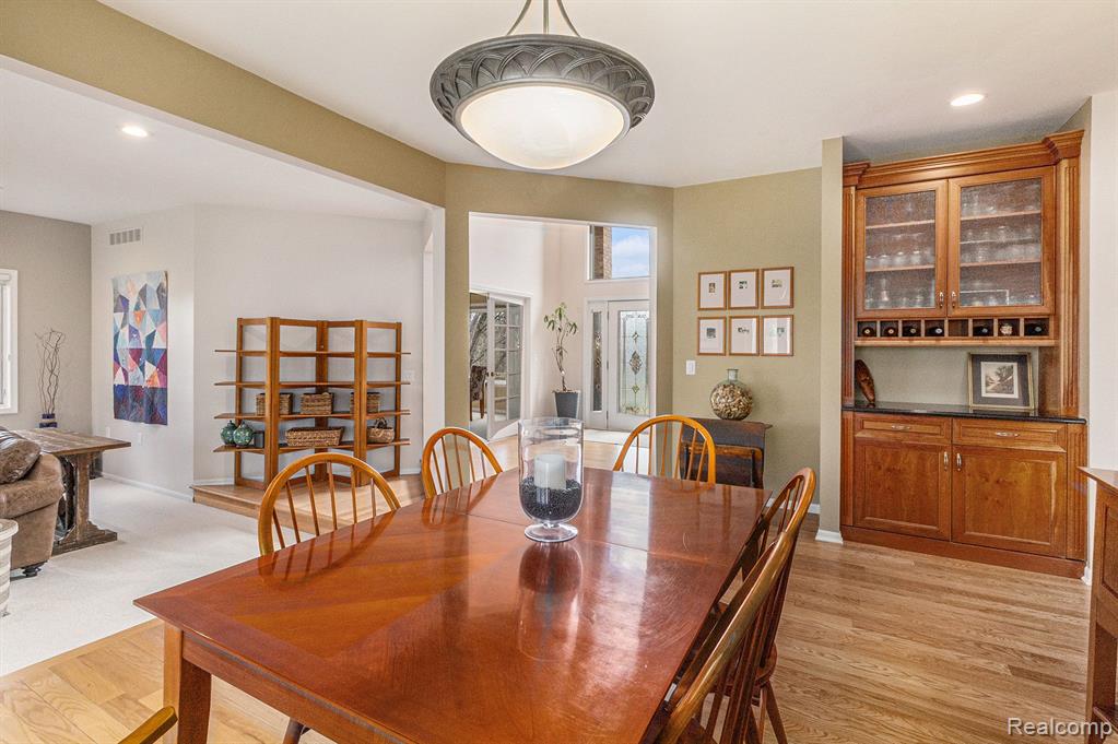 7643 MISTWOOD Drive, White Lake, MI 48383 — Photo 24