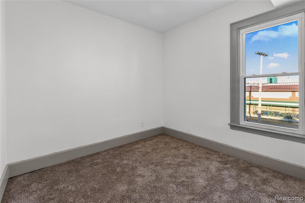 70 Clairmount Street, Detroit, MI 48202 — Photo 10