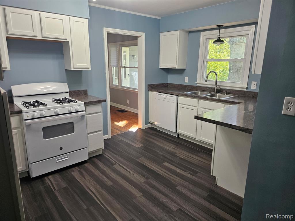 1260 Gilbert Street, Flint, MI 48532 — Photo 9