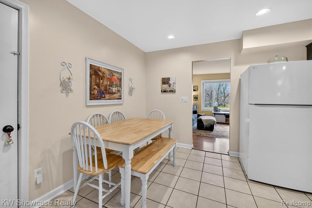 341 Rustic Circle, White Lake, MI — Photo 13