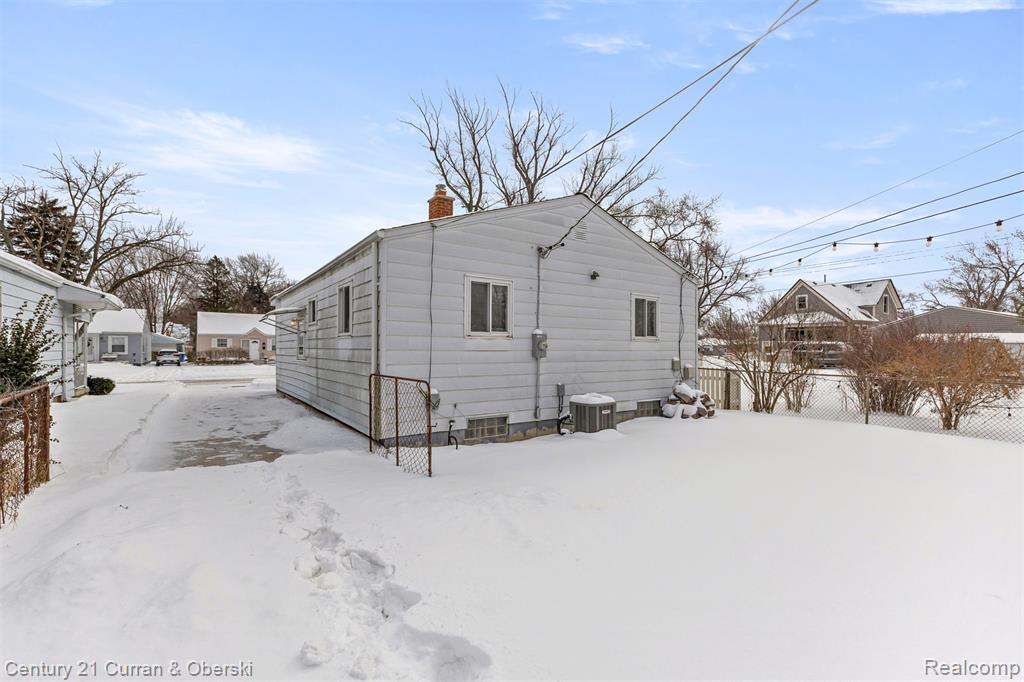4994 Campbell Street, Dearborn Heights, MI 48125 — Photo 32