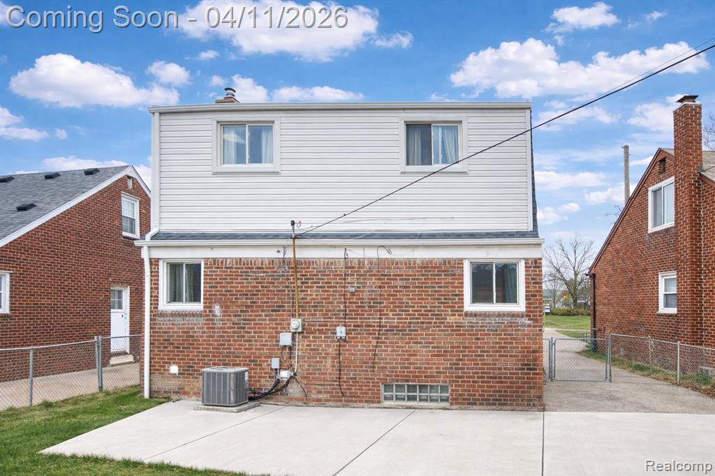 13499 Wesley Street, Southgate, MI 48195 — Photo 33