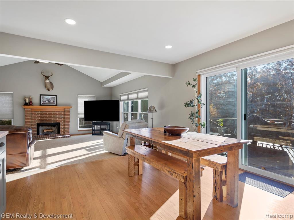 4163 DELPHINE Drive, Wixom, MI 48393 — Photo 8