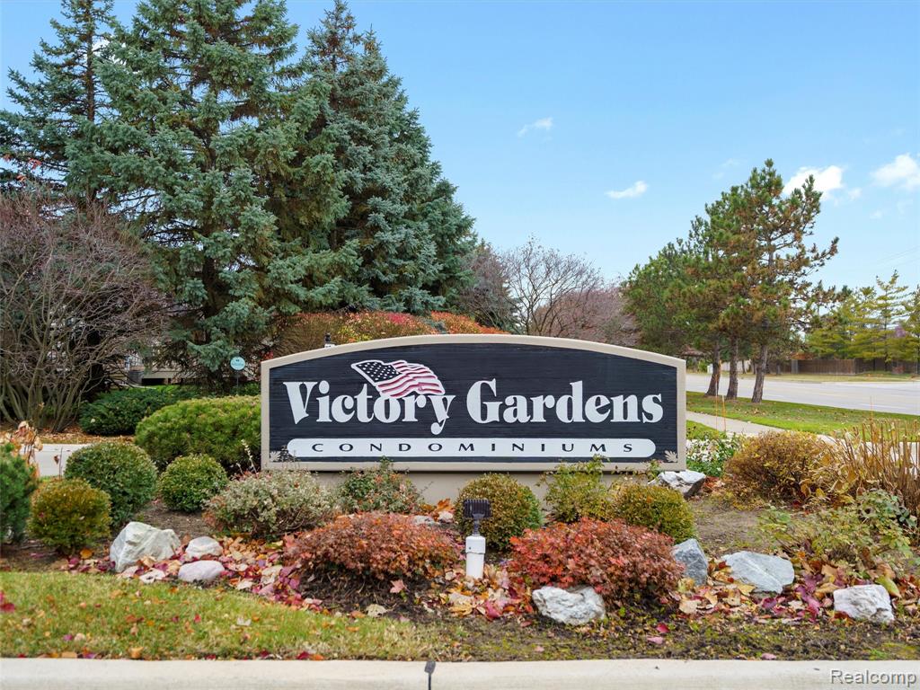 5716 Victory Circle, Sterling Heights, MI 48310 — Photo 27