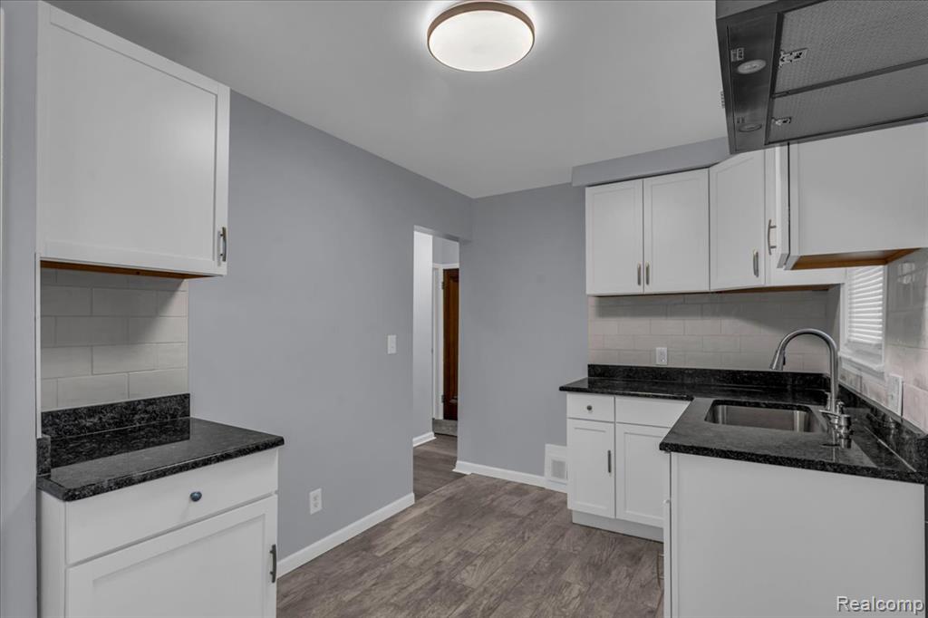 20426 Wexford Street, Detroit, MI 48234 — Photo 9