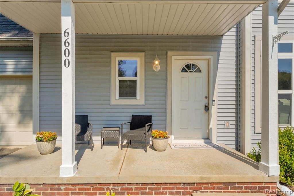 6600 Doyon Drive S, Waterford, MI 48327 — Photo 4