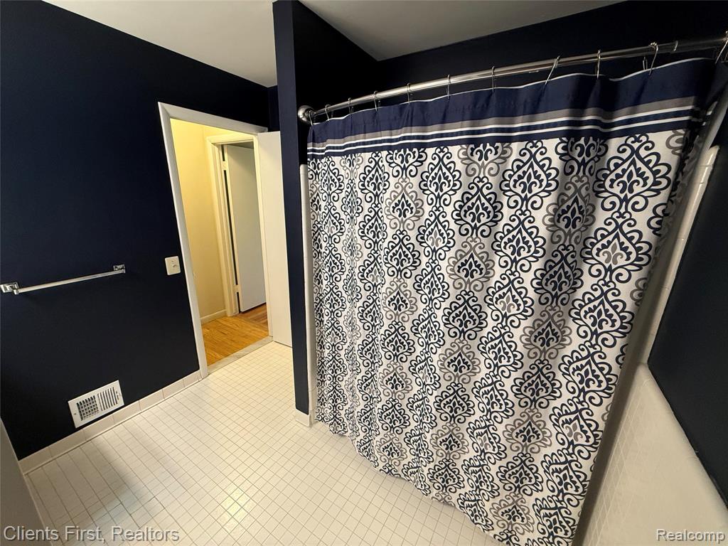 426 Fox Hills Drive N, 8, Bloomfield Hills, MI 48304 — Photo 15